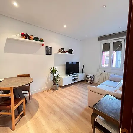 Habitación Cerca Del Centro, Baño Y Cocina Compartida * Bilbao